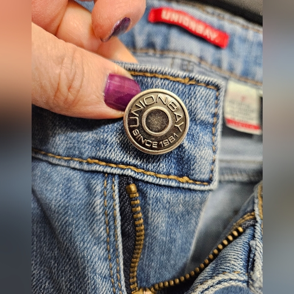 Union Bay Distressed Jeans - Picture 16 of 16